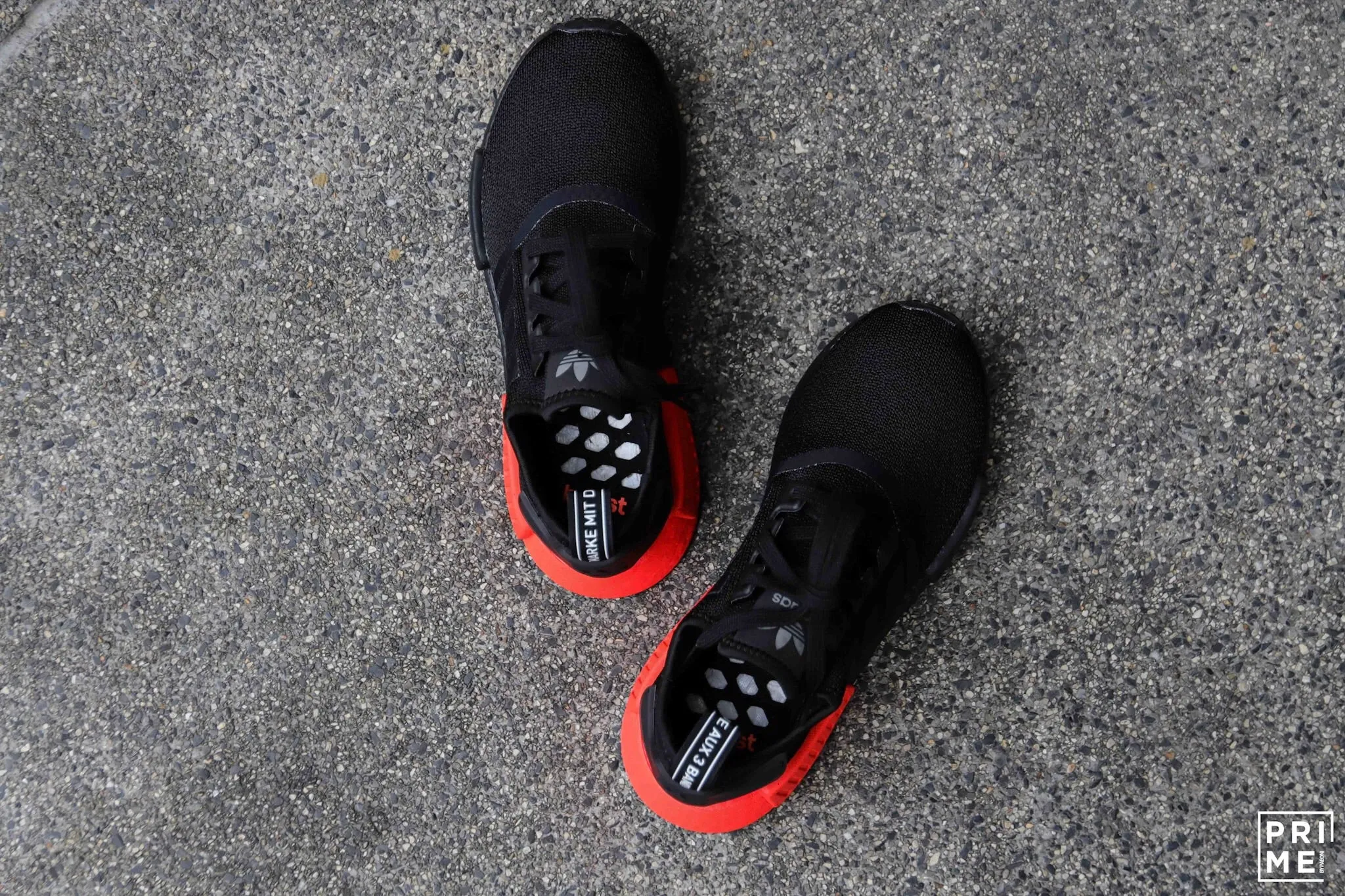 Adidas NMD R1 Core Black / Core Black / Solar Red (EE5107)