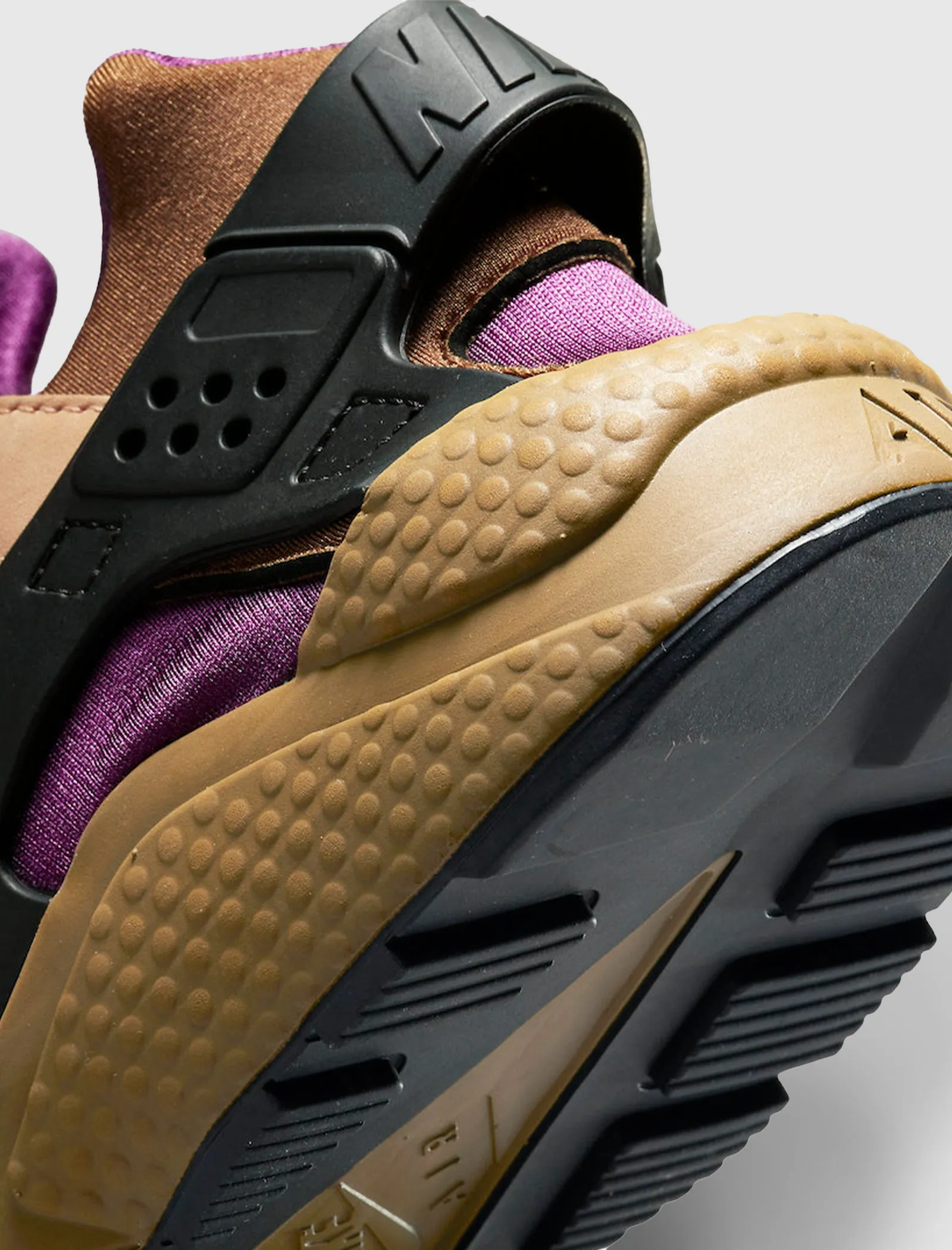 AIR HUARACHE "PRALINE"