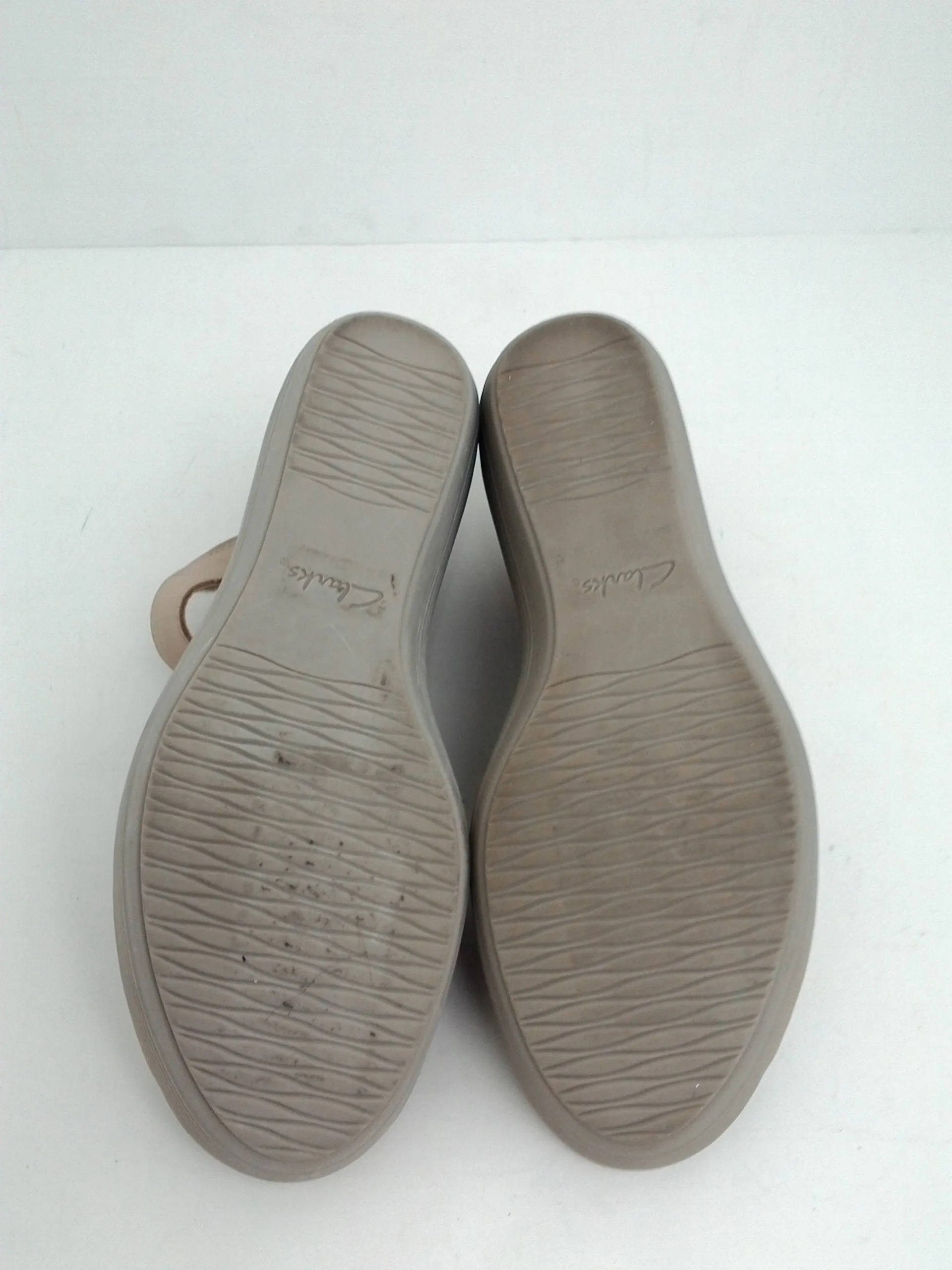 Collection By Clarks Women's Nude/Natural Wedge Sandal size 6.5