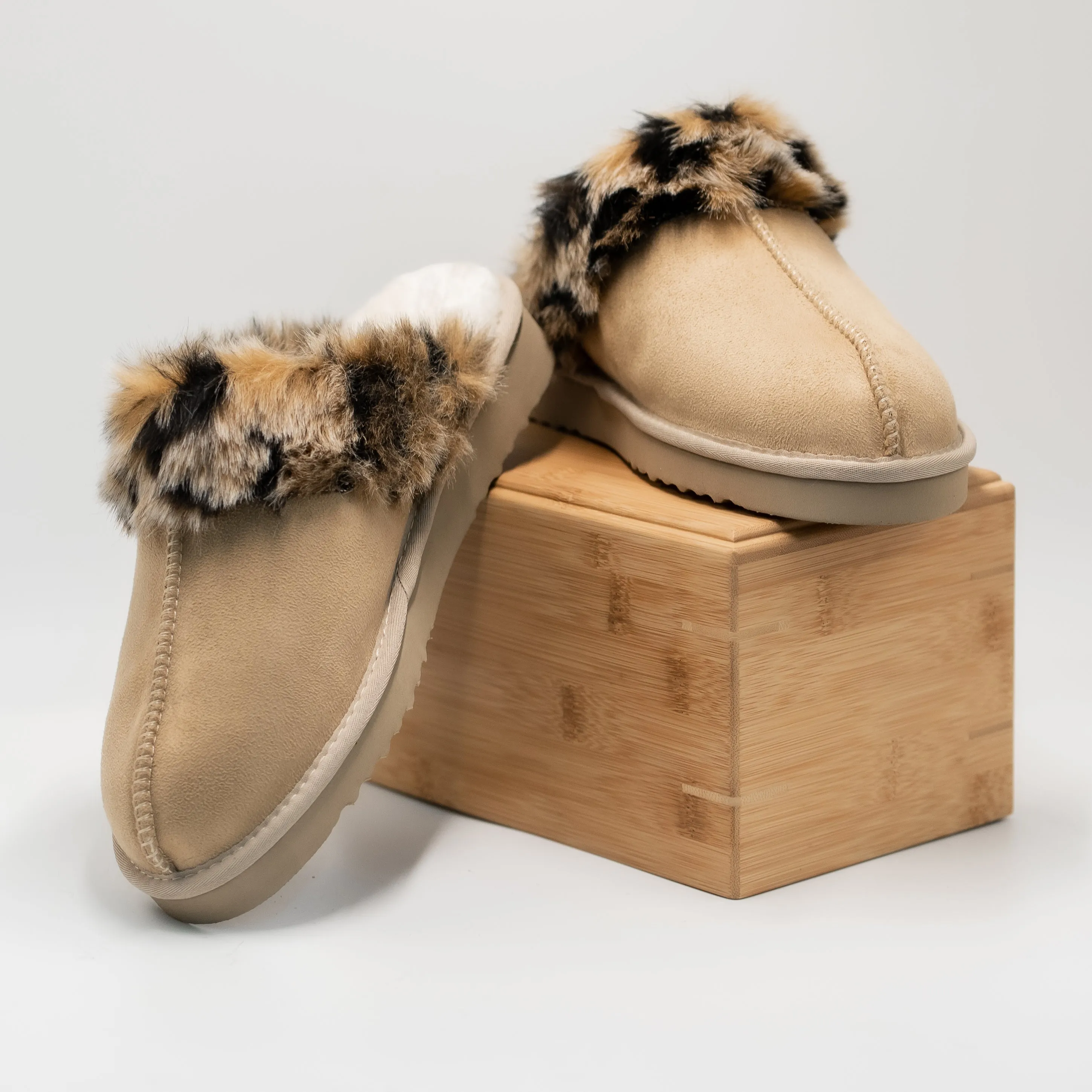 [Defective] Pawj Slippers | Tan / Wild Leopard