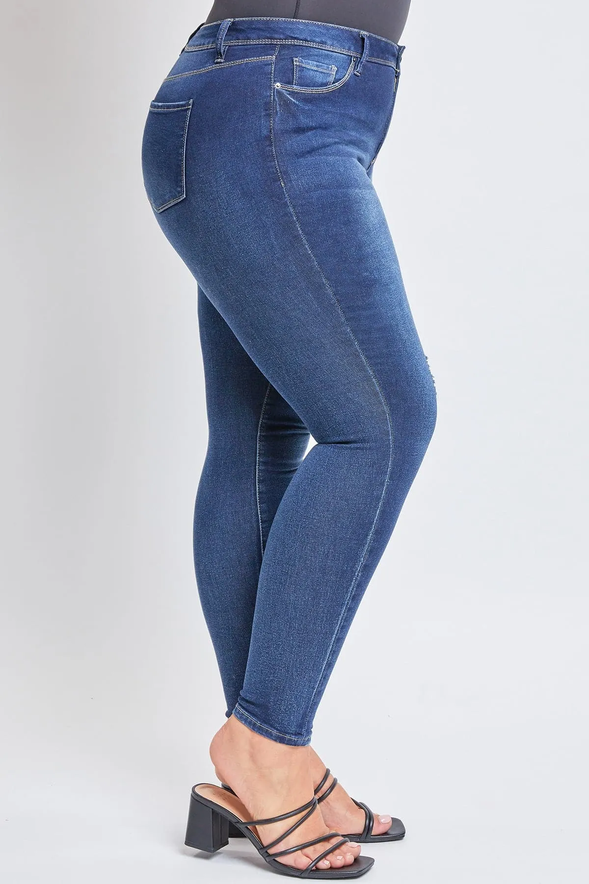 Plus Size Women's Essential  Skinny Jeans