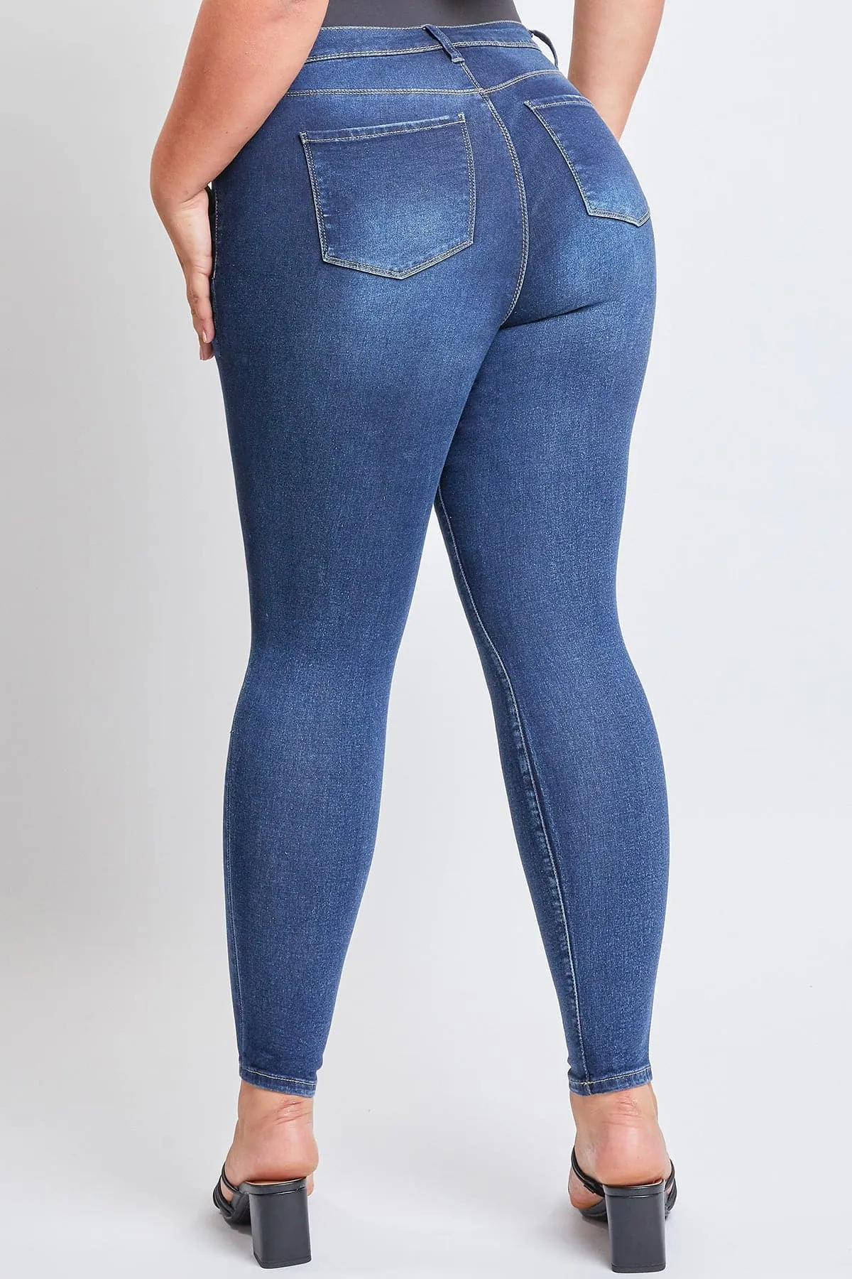 Plus Size Women's Essential  Skinny Jeans