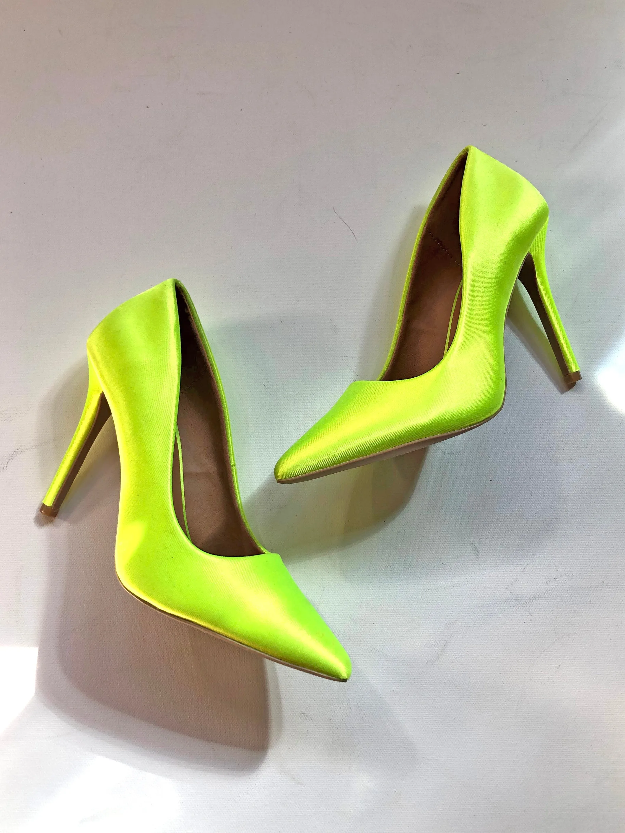 VINTAGE: Neon Pumps